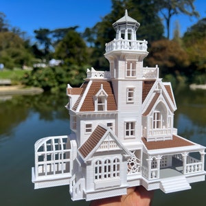 COLOR Miniatura HO-Scale Practical Magic Victorian House Construído e Montado 1/87