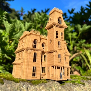 Miniature #37 Brown N-Scale Addams House Victorian Mansion Nevermore Built Assembled