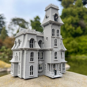 Miniature #37 Gray N-Scale Addams House Victorian Mansion Nevermore Built Assembled