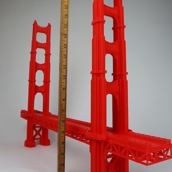 Modelo a escala en miniatura del puente Golden Gate de San Francisco (figuras en escala N no incluidas)