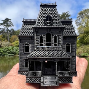Small Psycho N-scale 1/160 Miniature Victorian Collection #40 - Black Bates Motel House 1:160 Shell