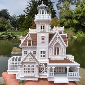 COLOR Miniature N-Scale Practical Magic Victorian House Built and Assembled