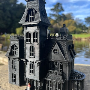 Miniature #37 Black HO-Scale Addams House Victorian Mansion Nevermore Built Assembled