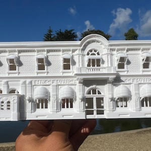Small Miniature N-Scale Victorian #39 Main Street Bank 1:150 Model