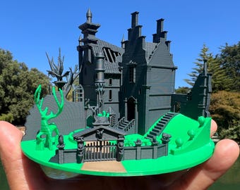 Mansión gótica en miniatura a escala N de Eduardo Manostijeras, color, ensamblada