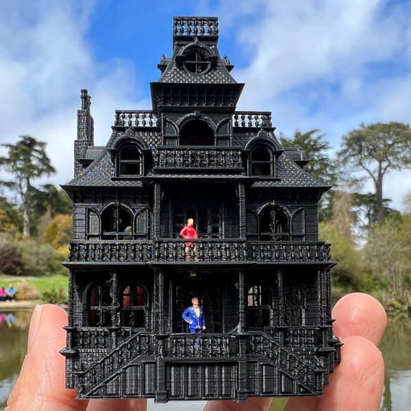 Petite maison hantée miniature noire à l'échelle N victorienne #4 assemblée par Gold Rush Bay