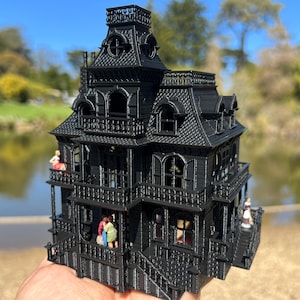 Miniature Victorian Collection #4 - Black Haunted Mansion Halloween House 1/87 HO Scale Shell