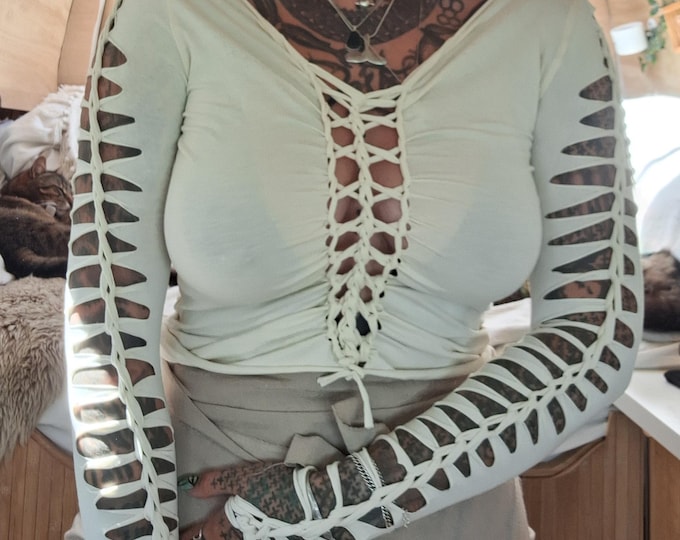 M/L beige longsleeve croptop cutout cut out ombre batik top tanktop yoga goa psy ethno boho graphic fire save pattern psi festival halterneck