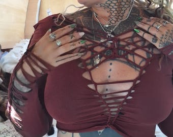 L red longsleeve crop top cutout cut out ombre batik top tank top yoga goa psy ethno boho graphic fire save pattern psi festival halterneck