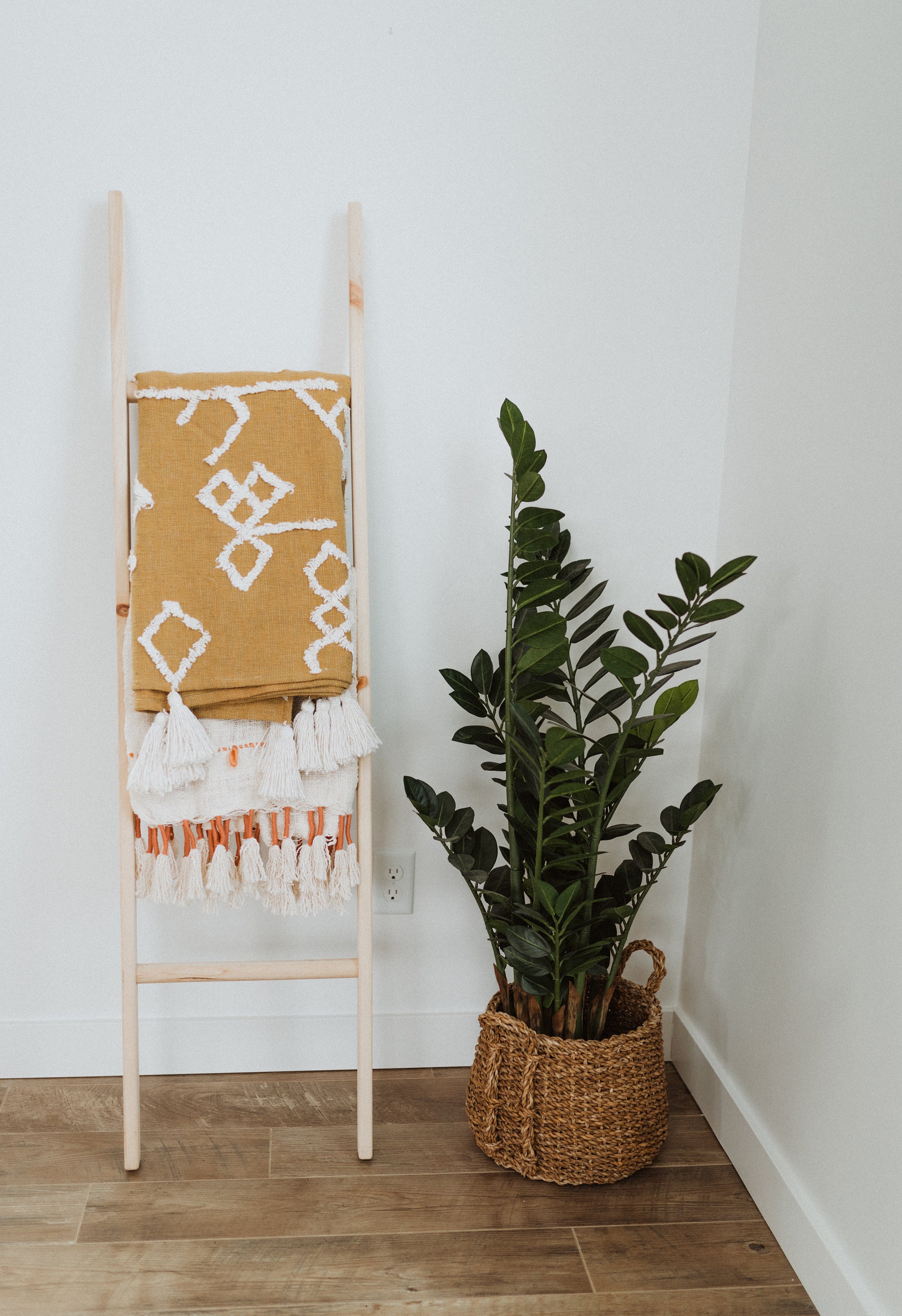 Neutral Wooden Blanket Ladder round Rungs Etsy