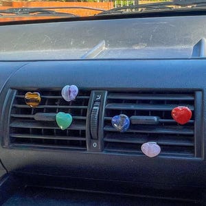 Herz-Kristall-Vent-Clips | Air Vent Charms für den Autoinnenraum, Zubehör für neue Fahrer, Geschenk für Mädchen, Edelsteine, ästhetische Autodekoration
