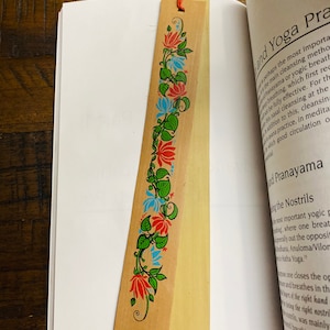 Free flow floral design  | Recycled Palm leaf Long Bookmarks | Pattachitra Handmade Palm Leaf Eco Printed duo DIY | Affirmation Reminders