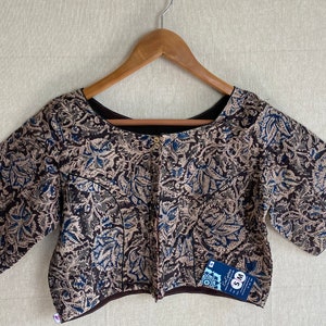 Mayili Kalamkari Crop Top Blouses|Designer Blouses|Sari gift for modern ethnic women|Comfort in Cotton| Natural black floral design in s-xl