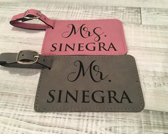 De heer en mevrouw, Set van 2 bagagelabels, gepersonaliseerde bagagelabels, Gift voor koppels, bruids douchegift, bruid en bruidegom geschenk, Gift Wittebroodsweken