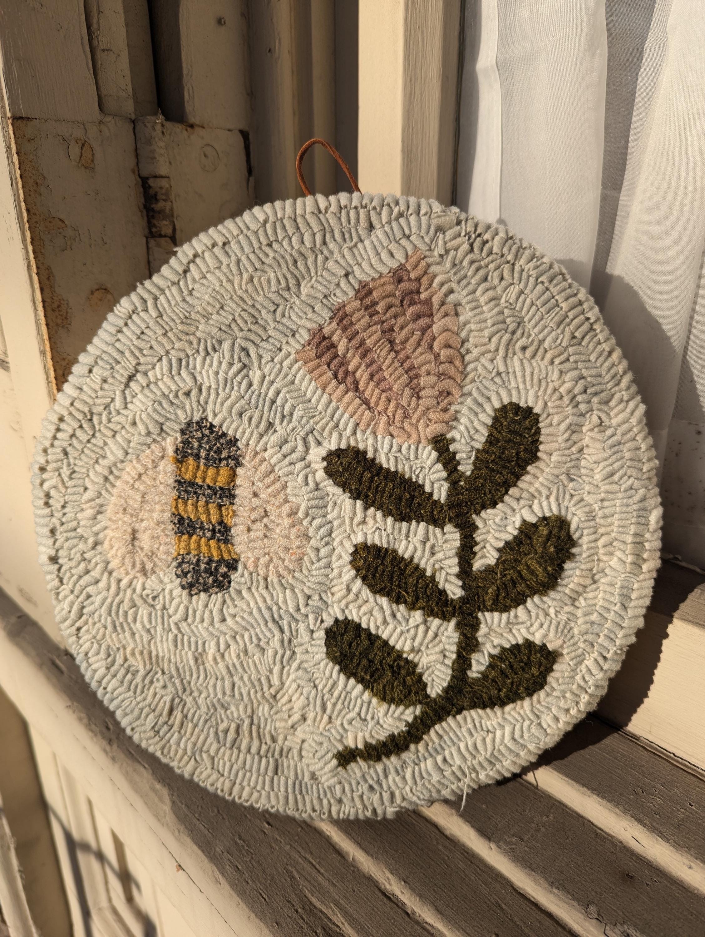 Bee & Flower Rug Hooking Kit - Etsy