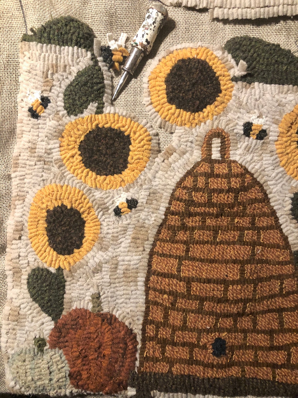 Pumpkin Bee Skep Rug Hooking Pattern on Linen - Etsy