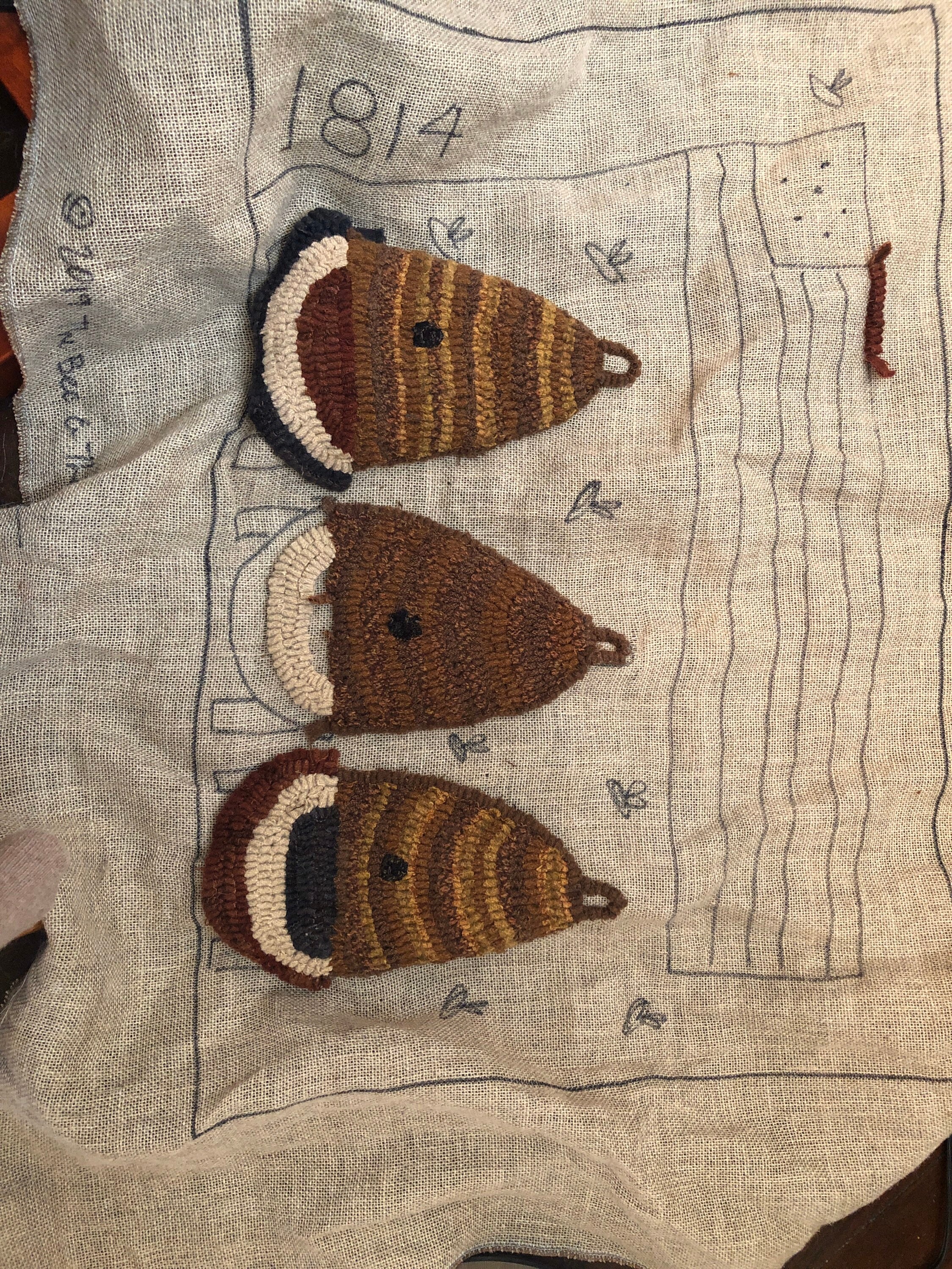 1814 Bee Skeps Rug Hooking Pattern Hand Drawn on Linen - Etsy