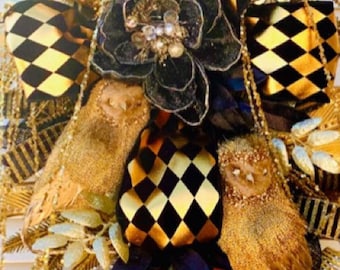 Gold Owl Wreath by Ritzy Glitzy Wreaths Holiday wreath, black and gold decor, winter wreath, winter decor, New Years Wreath