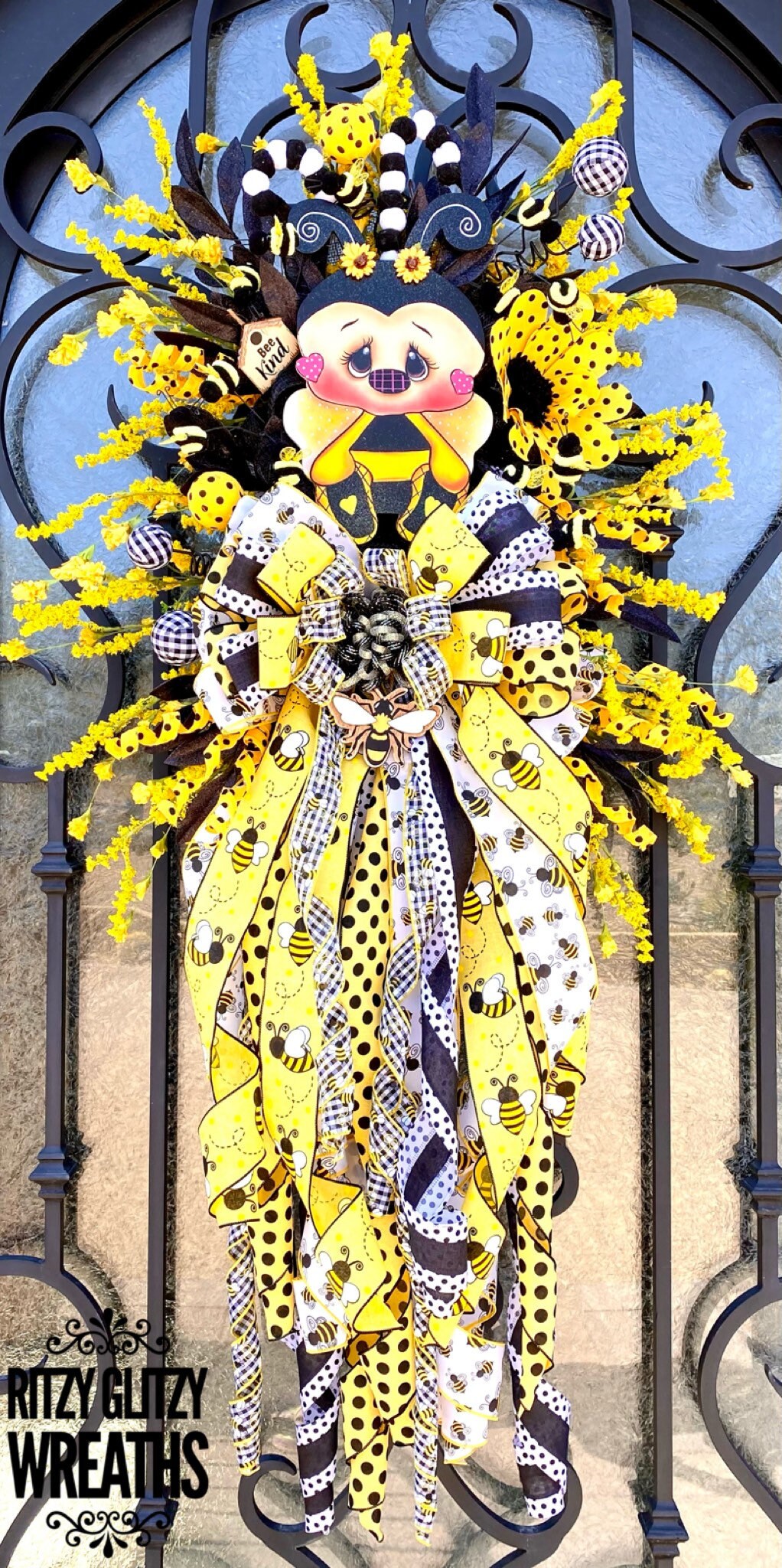 Bee wreath for Front door, summer wreath for front door, fall wreath