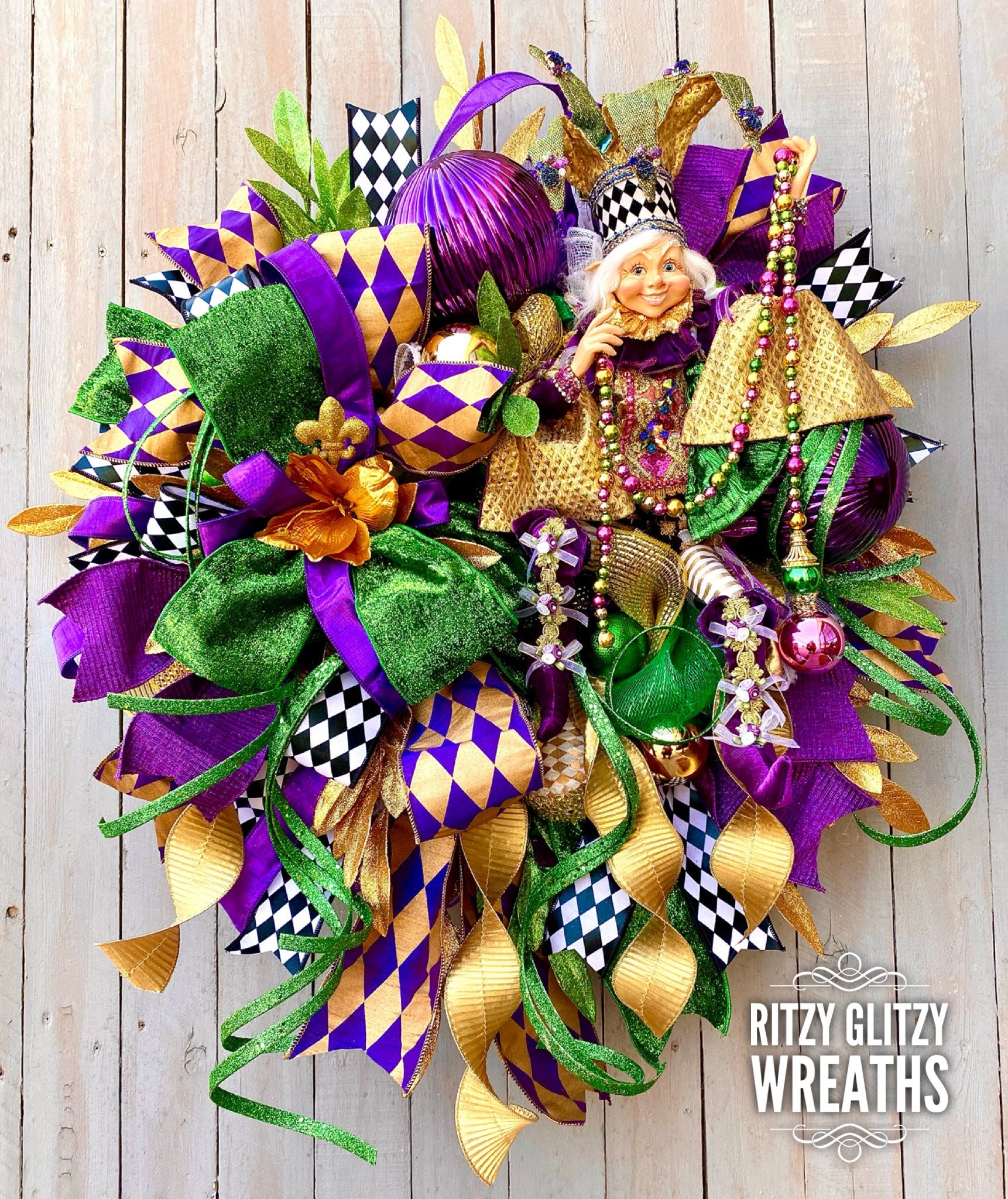 Easy & Thrifty Mardi Gras Wreath 