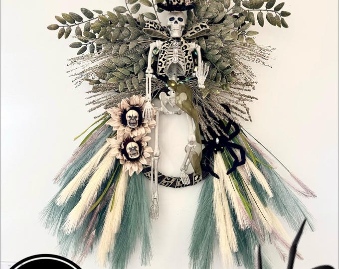 Halloween Wreath, Mr Bones Wreath, Skeleton Wreath, Fall Wreaths, home decor, wall decor for Halloween, Home Decorations