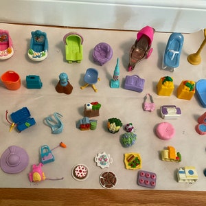Dollhouse and accessories outlet