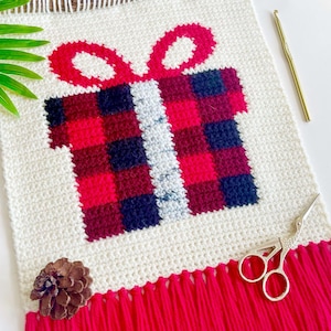 Crochet Pattern | The Perfect Plaid Present Wall Hanging | Wall Hanging Crochet Pattern | Crochet Tapestry | Crochet Christmas Pattern | PDF