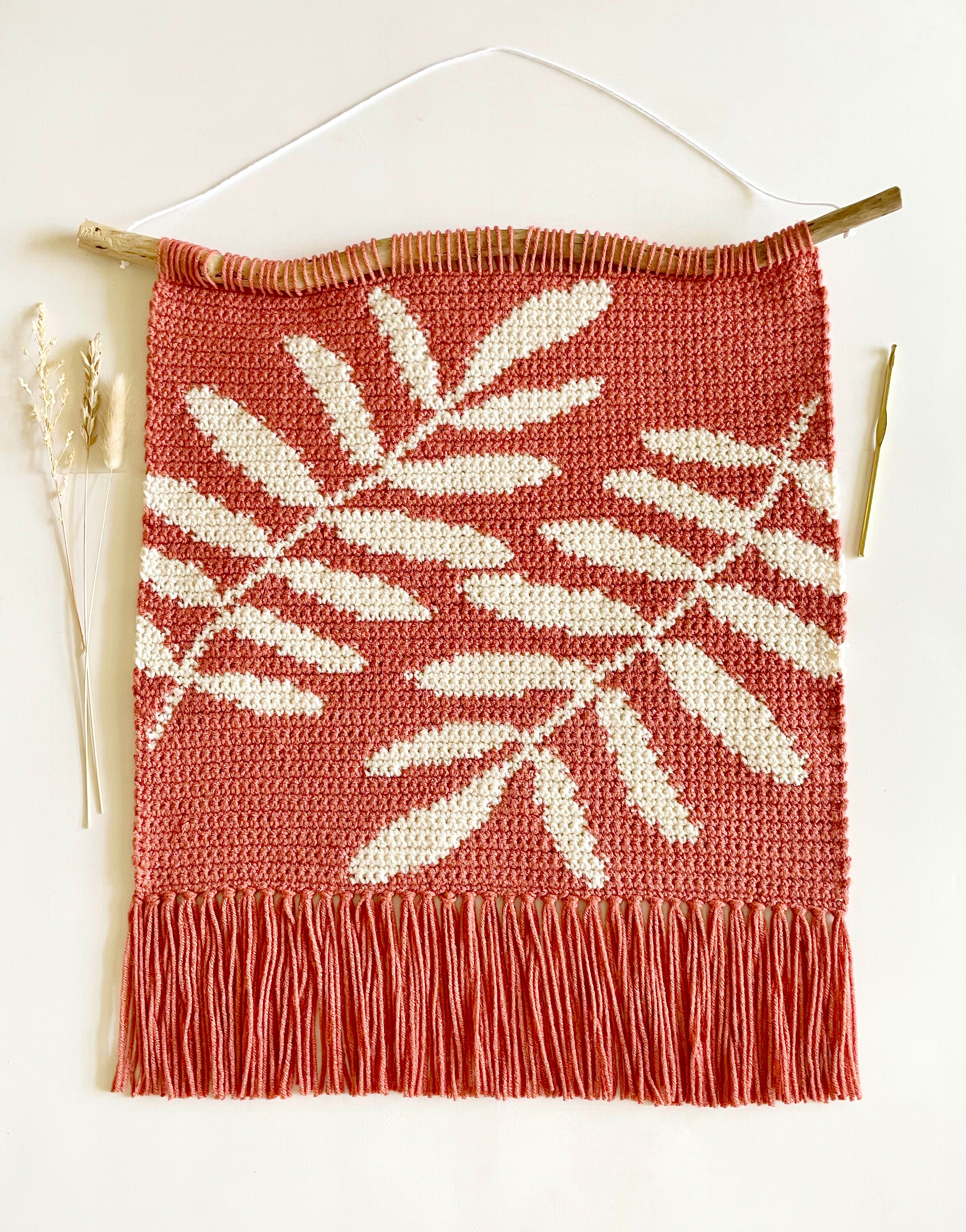 31 Framed Crochet Wall Art Patterns for Stylish, Handmade Decor 28 Crochet Pattern The Between the Ferns Wall Hanging Wall