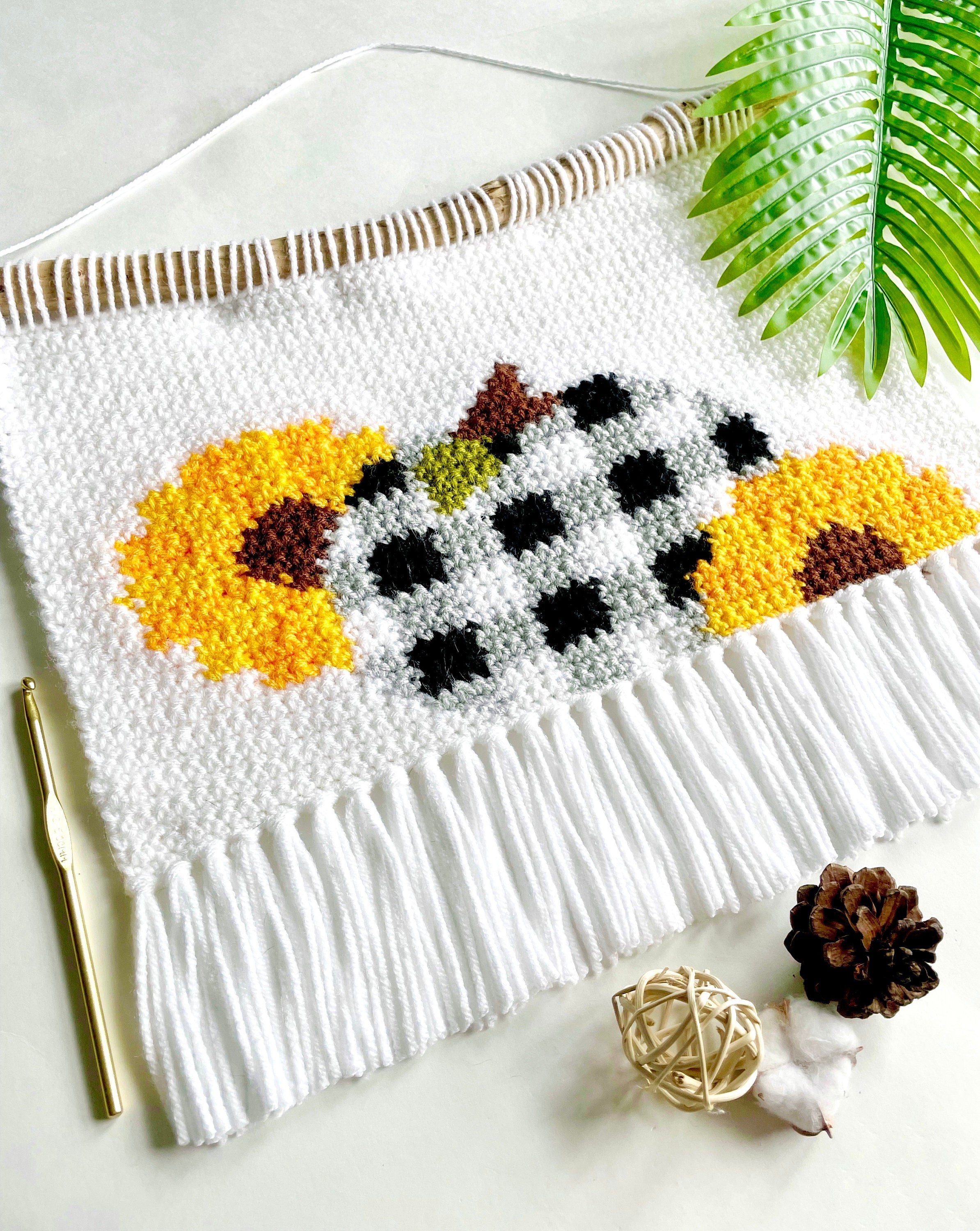 31 Framed Crochet Wall Art Patterns for Stylish, Handmade Decor 31 Crochet Pattern The Autumn Picnic Wall Hanging Plaid