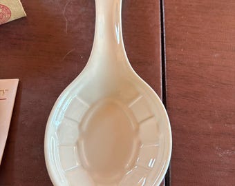 Longaberger NIB Woven Traditions Ivory pottery spoon rest