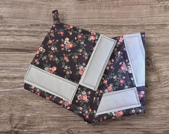 Handmade reversible blue floral quilted Potholders set of 2