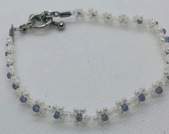 Seed bead Daisy white and blue Bracelet