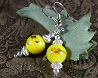 Vintage Glass Earrings    E-782