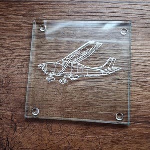 セスナ206型機のドリンクコースターセレクション - 航空パイロットをテーマにしたギフト（自宅、職場、オフィス用） - ギフトボックス入り - スタイルを選択