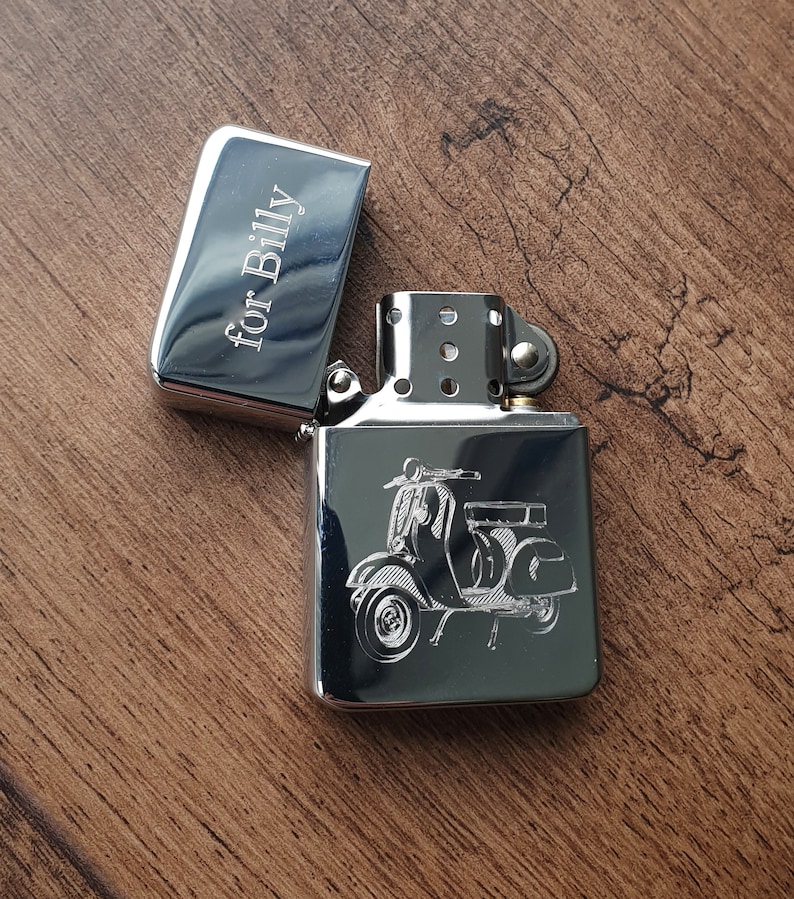 Encendedor recargable a prueba de viento de latón premium para scooter italiano - Selección de colores - Gran regalo para fumadores del club de motociclistas imagen 1