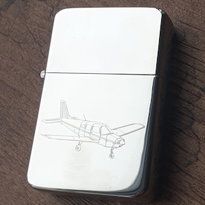 Isqueiro de aeronave Piper PA28 personalizado - Escolha de cores - Ideia de presente para proprietários de automóveis, pilotos particulares e mecânicos com tema de aviação de qualidade