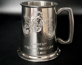 Offroad Supercross Stunt Bike Racing One Pint UK Made Pewter Tankard - Opciones de grabado - Excelente artículo de regalo de boda de cumpleaños