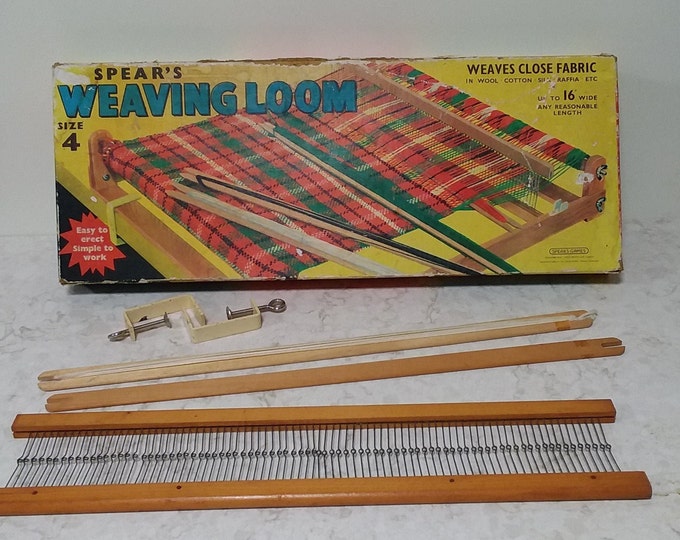 Spear's Weaving Loom, Size 4. Wooden Tabletop Weaving Frame. Pattern