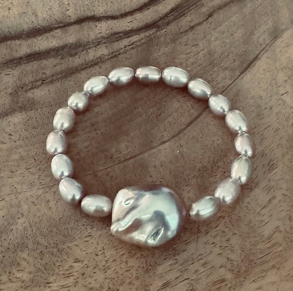 Stretch Pearl Bracelet with Naturally Purple-Pink Rice and Baroque Freshwater Pearls