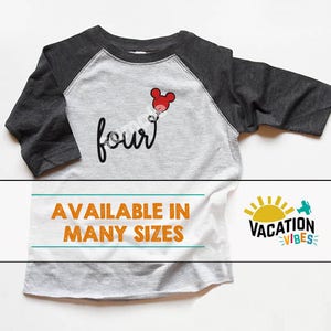 Quatre anniversaire chemise Disney Mickey ballon - 4ème anniversaire Mickey Mouse Disneyland - cadeau mode enfant garçon ou fille 4 Mickey Tee - hanche pour enfants