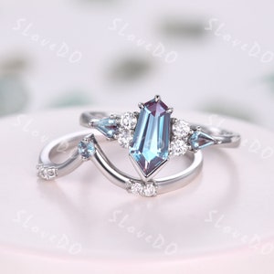 Coffin Kite Color Change Alexandrite Ring Set 14K White Gold Engagement Ring June Birthstone Promise Ring Set Gift For Her Art Deco Jewelry