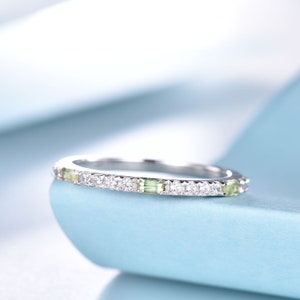 Peridot Ring, Peridot Diamond Band, August Birthstone Ring, Gold Stacking Ring, Tiny Peridot Ring, Mother&#39;s Ring, Green Gemstone