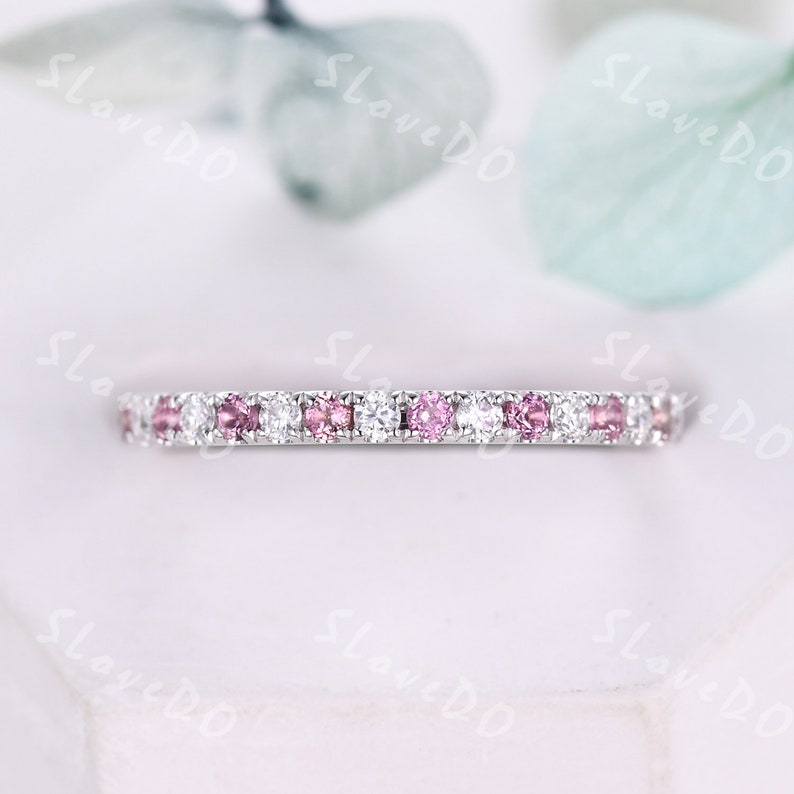 Rosa turmalin moissanit full evighetsring: Stapelring i vitt guld bild 5