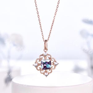Princess Cut Alexandrite Pendant Necklace 14K Rose Gold Dainty Charm Layering Pearl Necklace June Birthstone Necklace Vintage Jewelry Gift