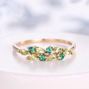 Vintage Peridot Wedding Band,14k Solid Gold Ring,Cluster Marquise Peridot Emerald Ring,August Birthstone Ring,Stacking Band,Gift for Women