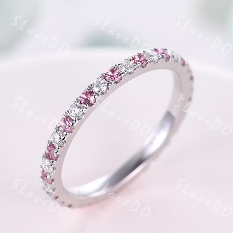 Rosa turmalin moissanit full evighetsring: Stapelring i vitt guld bild 2