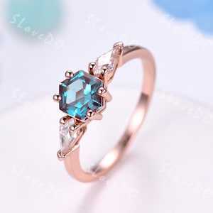 Color Change Alexandrite Ring,Alexandrite Engagement Ring Kite Moissanite Band 14K Solid Gold Hexagon Cut June Birthstone Promise Ring