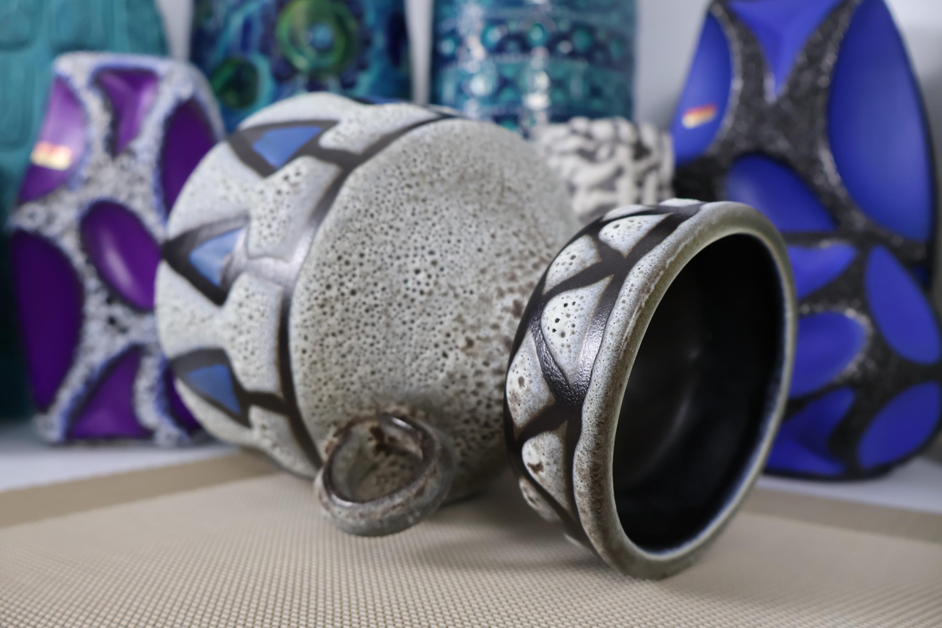 1960年代のヴィンテージ花瓶、オーストリアの溶岩陶器、レトロなミッド