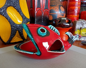 Pez rojo de cerámica vintage de los años 60, cerámica de Alemania Occidental, decoración moderna retro de Piscis de mediados de siglo.