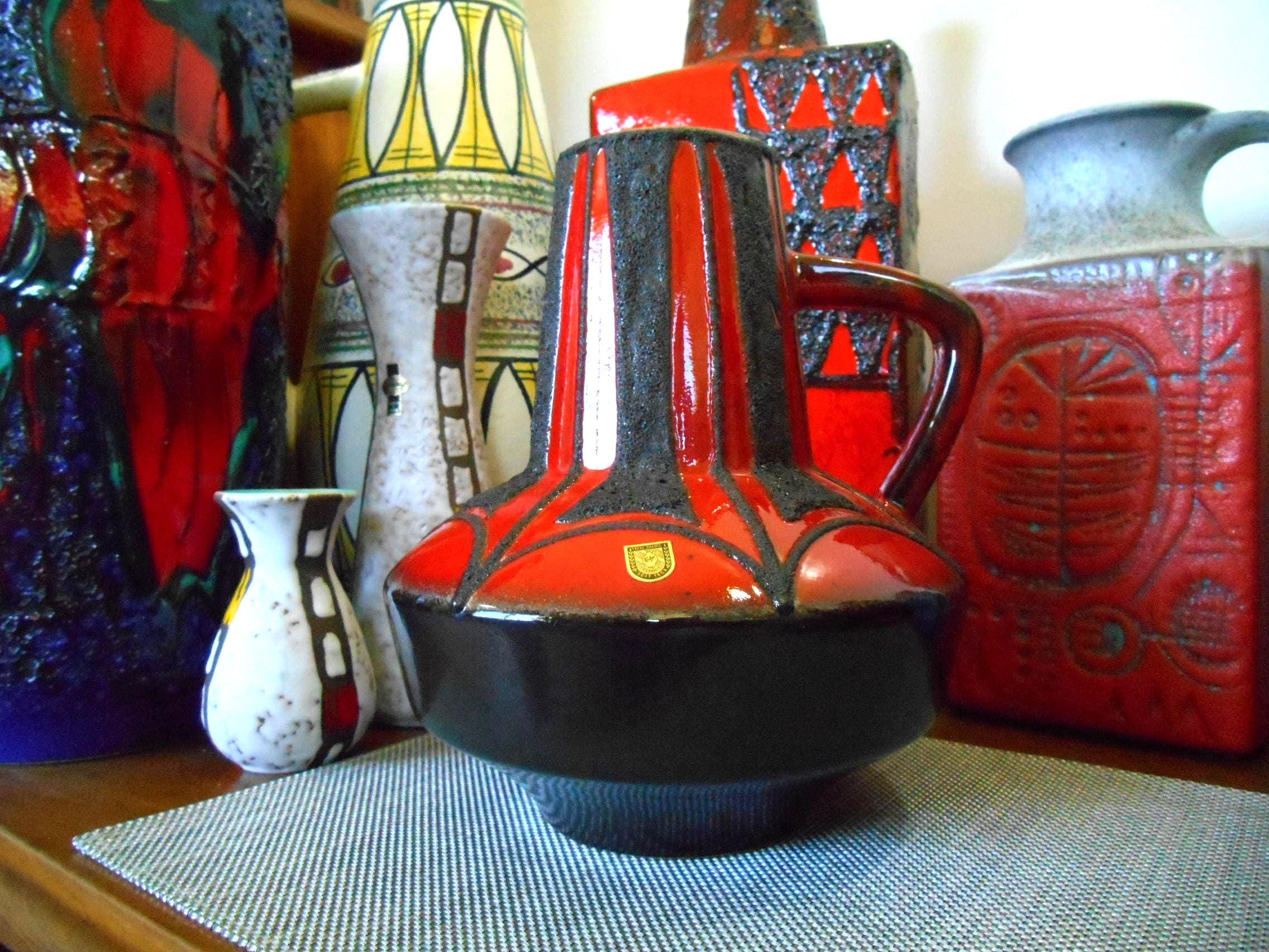 1960 年代のヴィンテージの太い溶岩陶器の花瓶、レトロなミッド